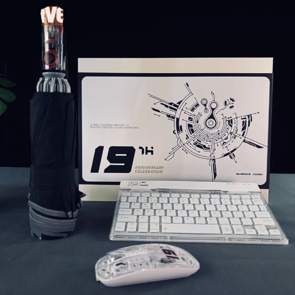 Ultimate Corporate Tech Kit Essential Anniversary Electronics Gift Set thumbnail 4