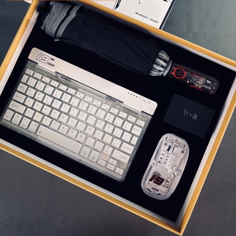 Tech gift set - detail view