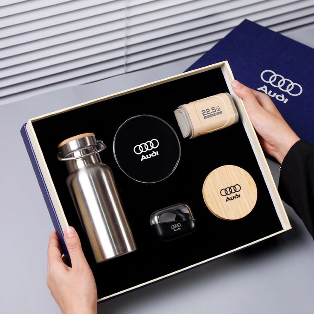 Curated Tech Essentials — Daily-Use Gift Set