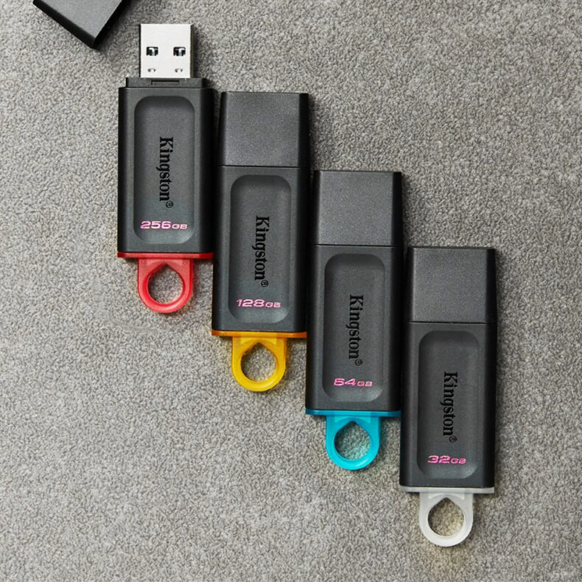Kingston USB 3.2 Gen 1 Flash Drive 64GB/128GB/256GB DTX/DTXM/DTXS Series thumbnail 3