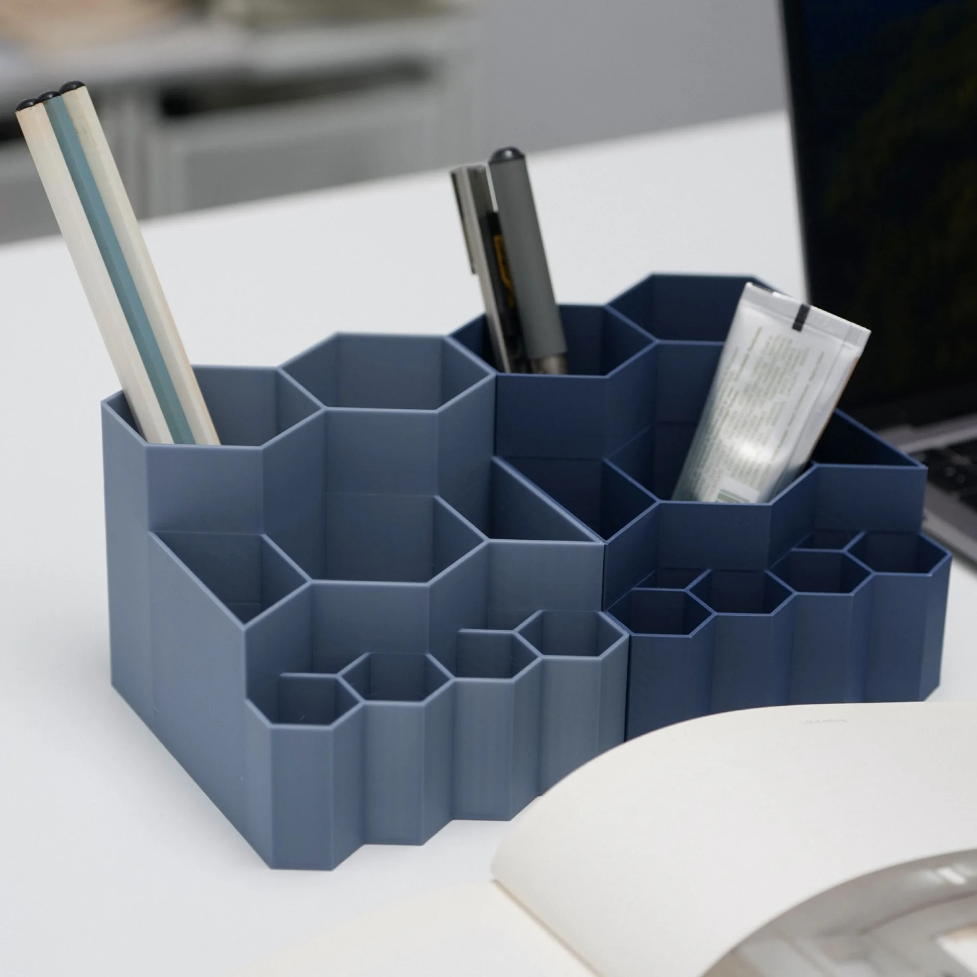 Multifunctional Desk Pen Holder with Multiple Compartments thumbnail 5