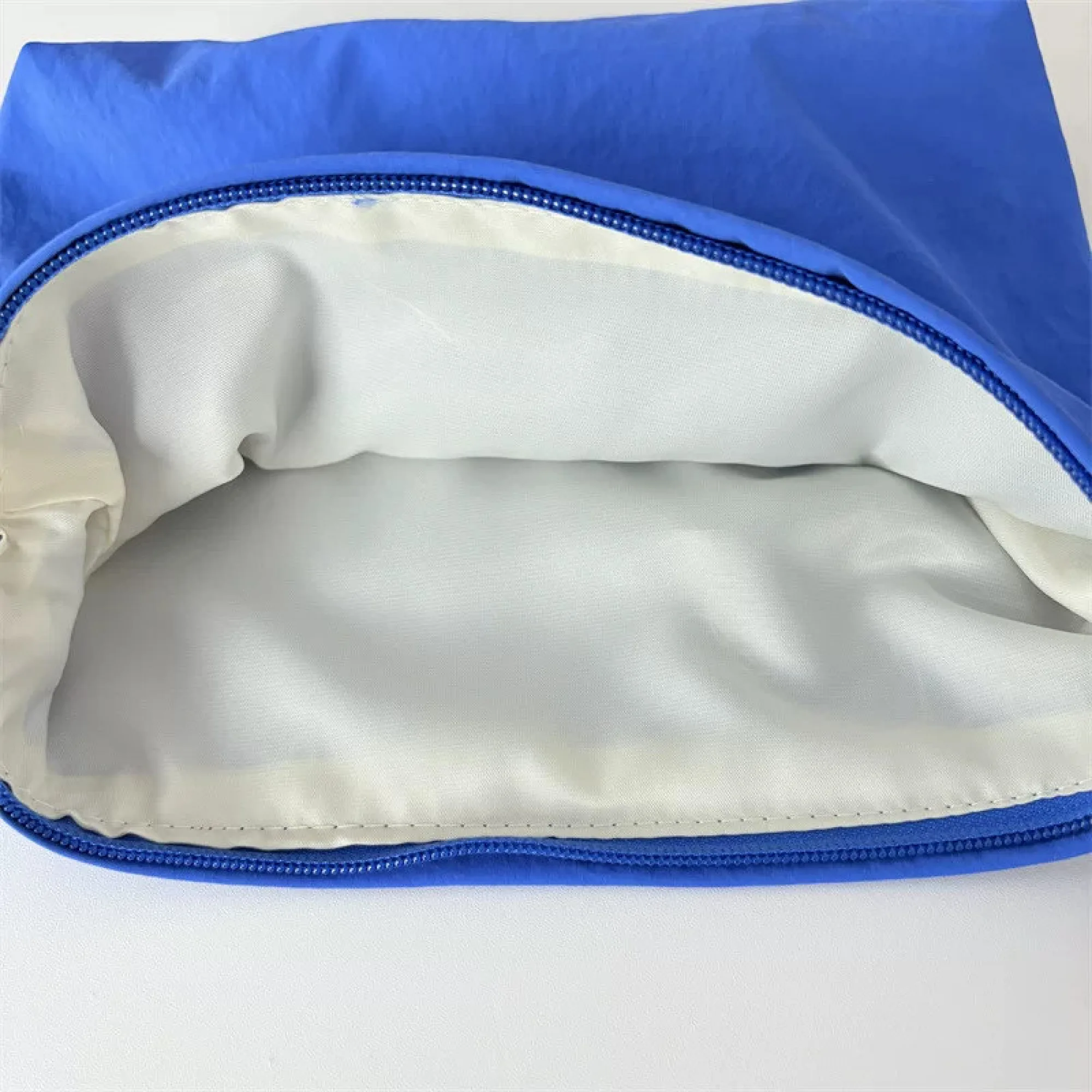 Nylon Waterproof Cosmetic Bag with Zipper Closure thumbnail 7