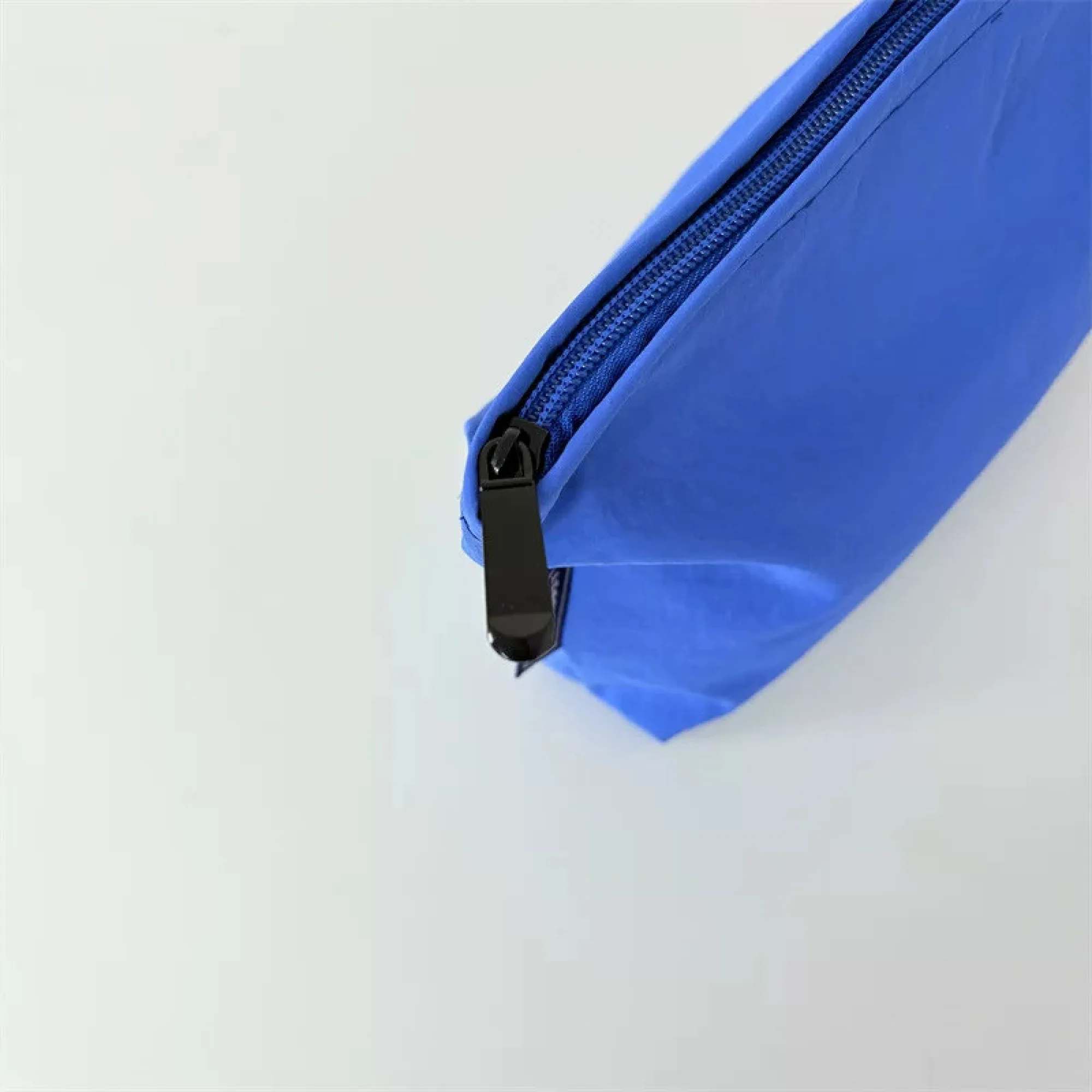 Nylon Waterproof Cosmetic Bag with Zipper Closure thumbnail 5