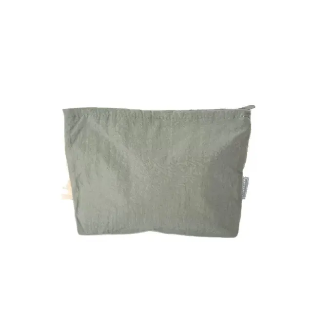 Nylon Waterproof Cosmetic Bag with Zipper Closure