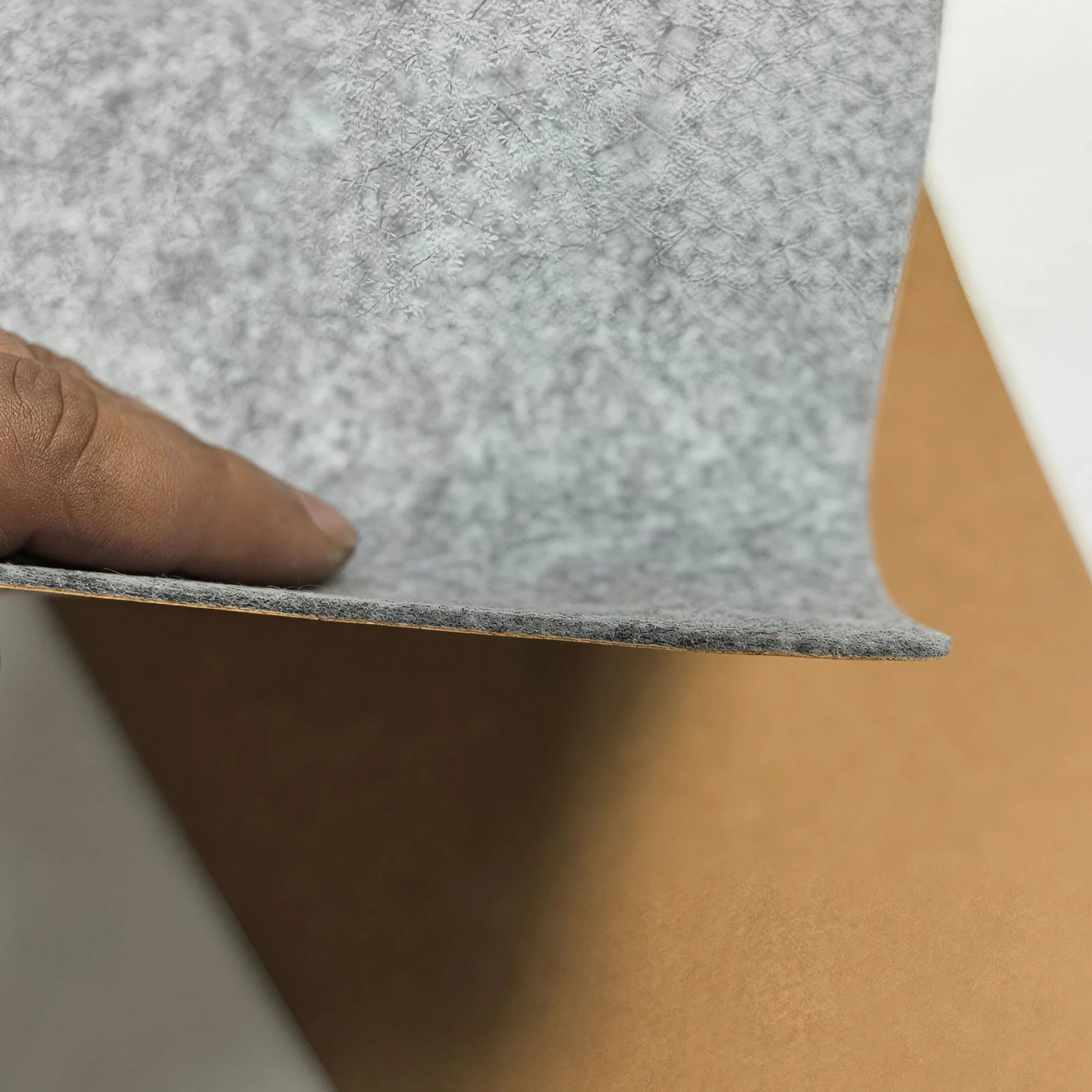 Cork Wireless Charging Mouse Pad thumbnail 5