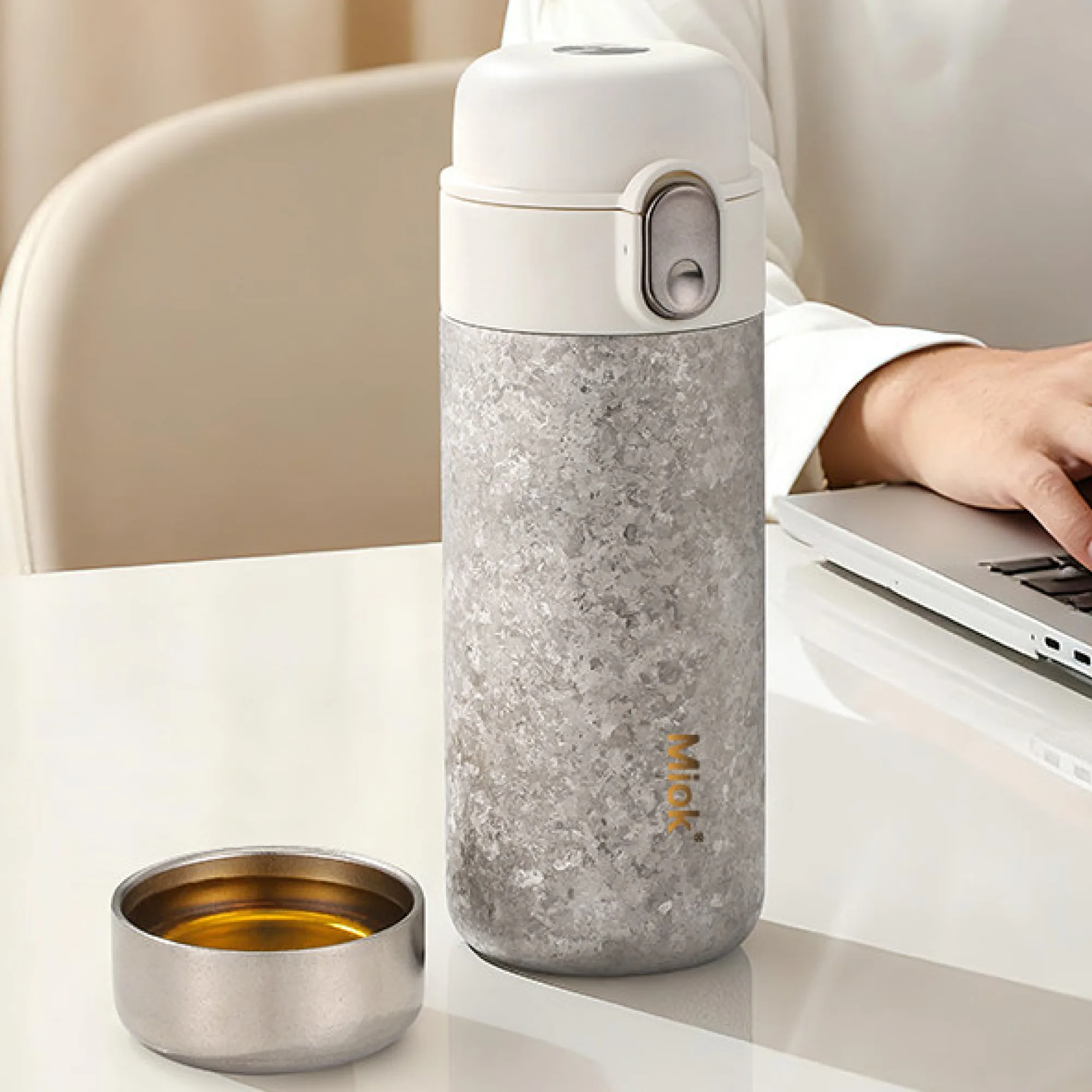 MIOK Pure Titanium Insulated Tumbler with Magnetic Lid, 350ml and 450ml thumbnail 9