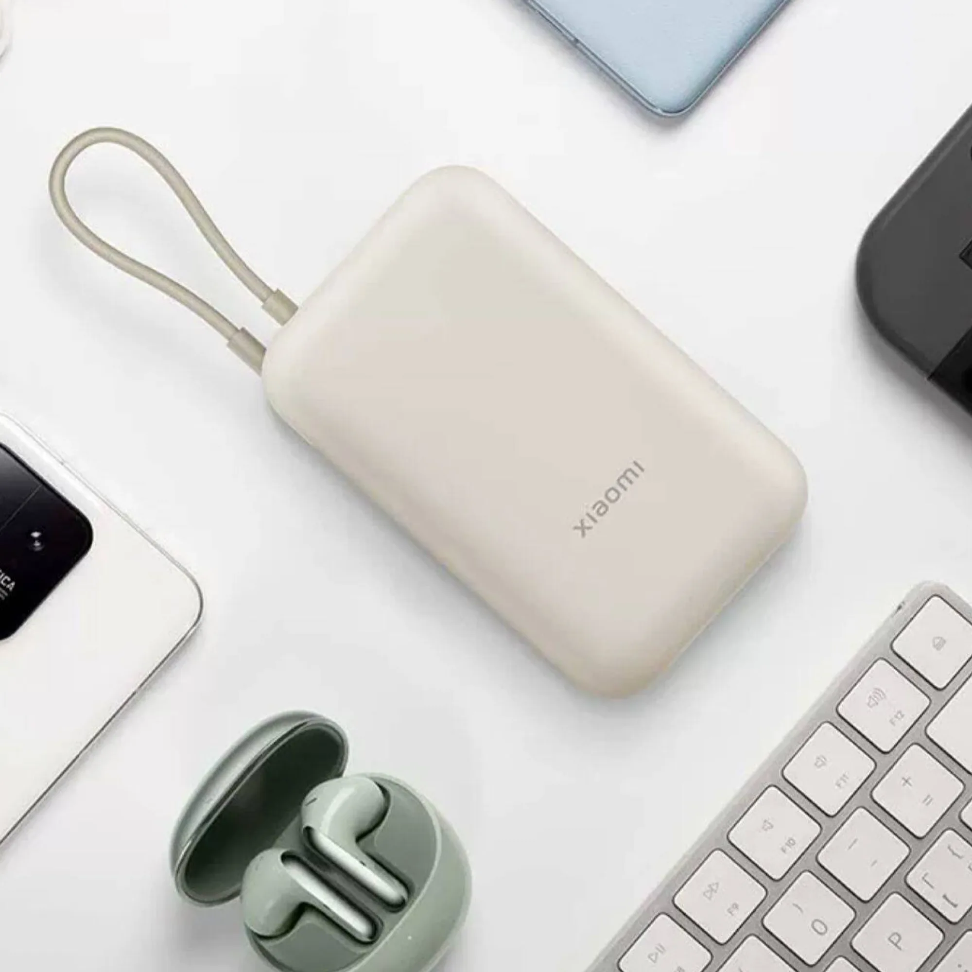Xiaomi 10000mAh Power Bank with Built-in Cable thumbnail 8