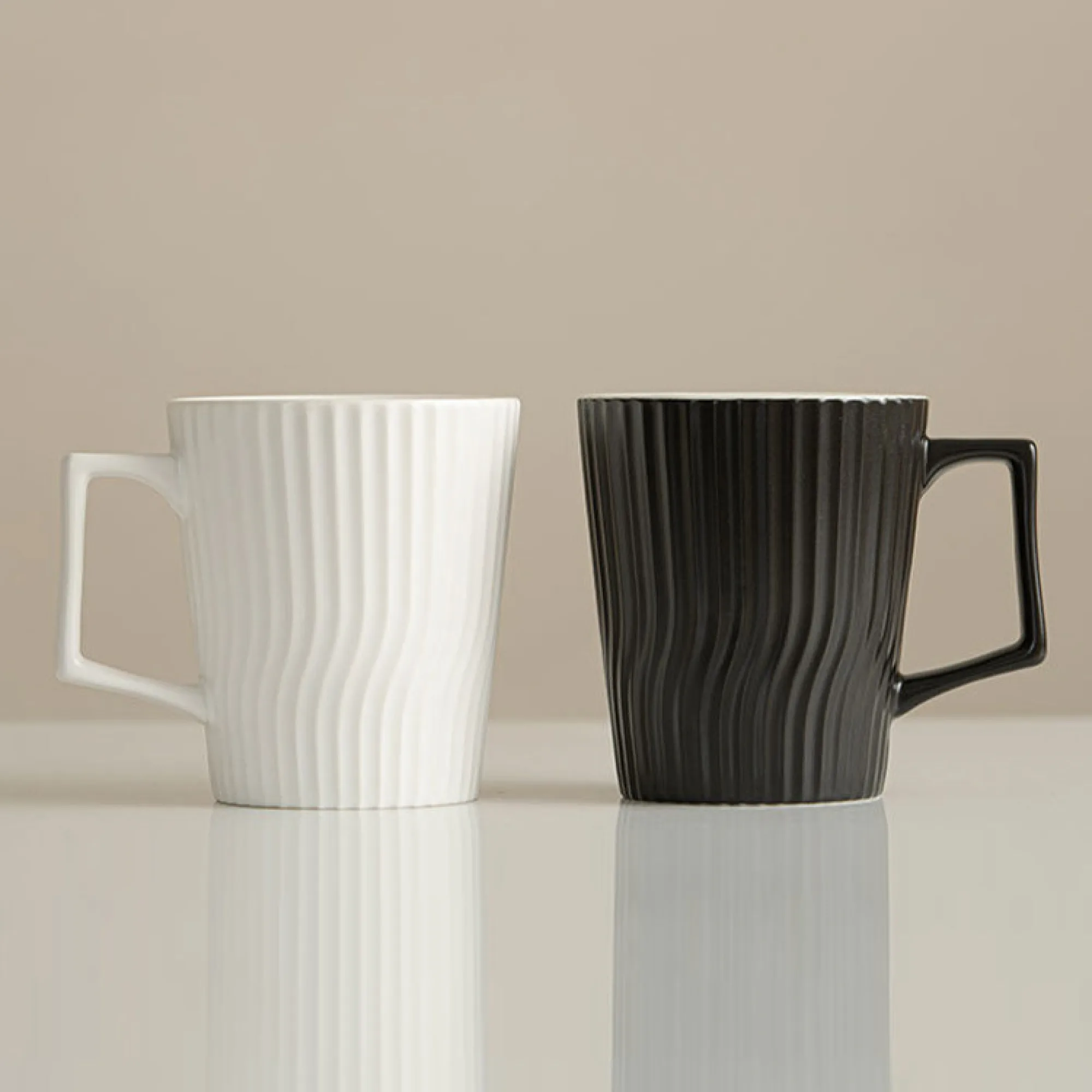 Ceramic Mug with Vertical Stripe Texture, 400 ml, White and Black — View 1