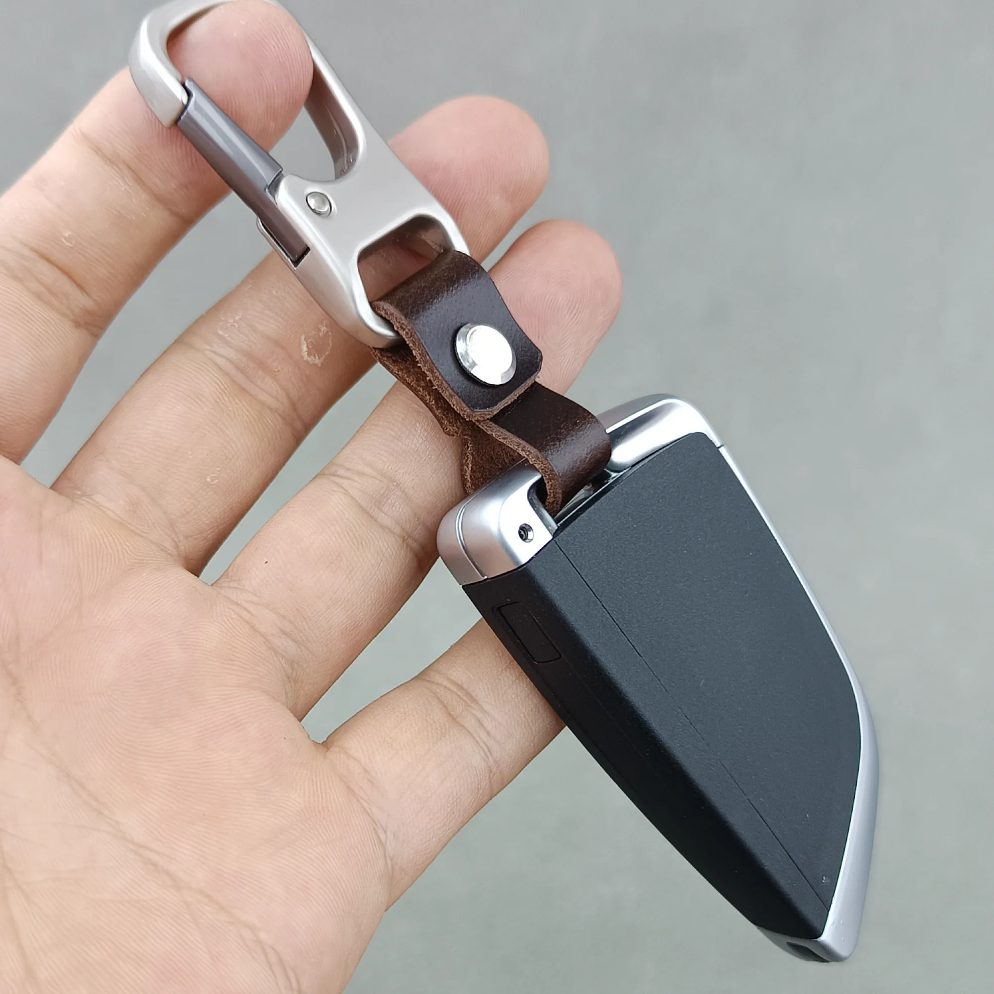 Genuine Leather Car Keychain with Metal Carabiner Clip thumbnail 3