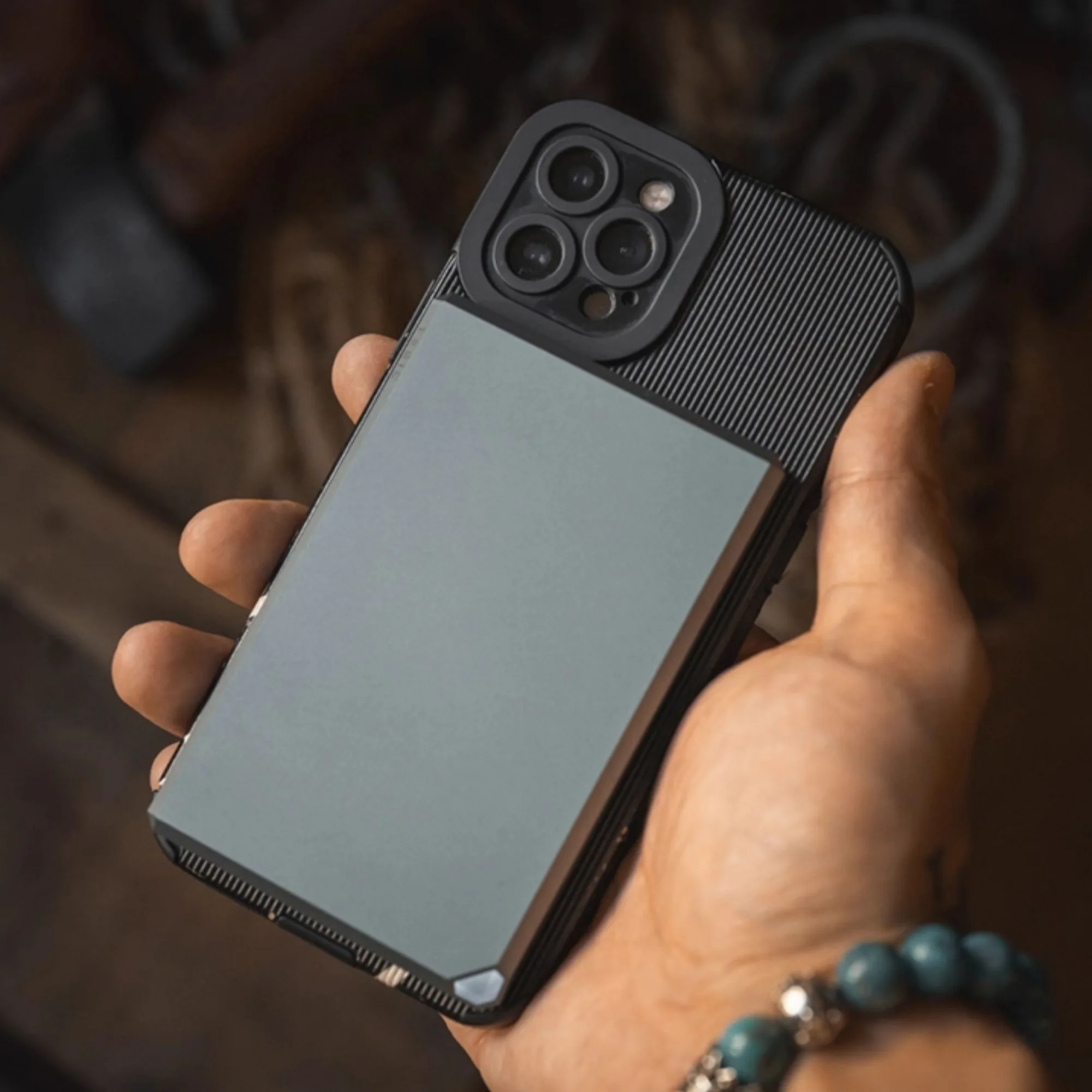 TEGIC BX Magnetic Wireless Charging Power Bank thumbnail 2