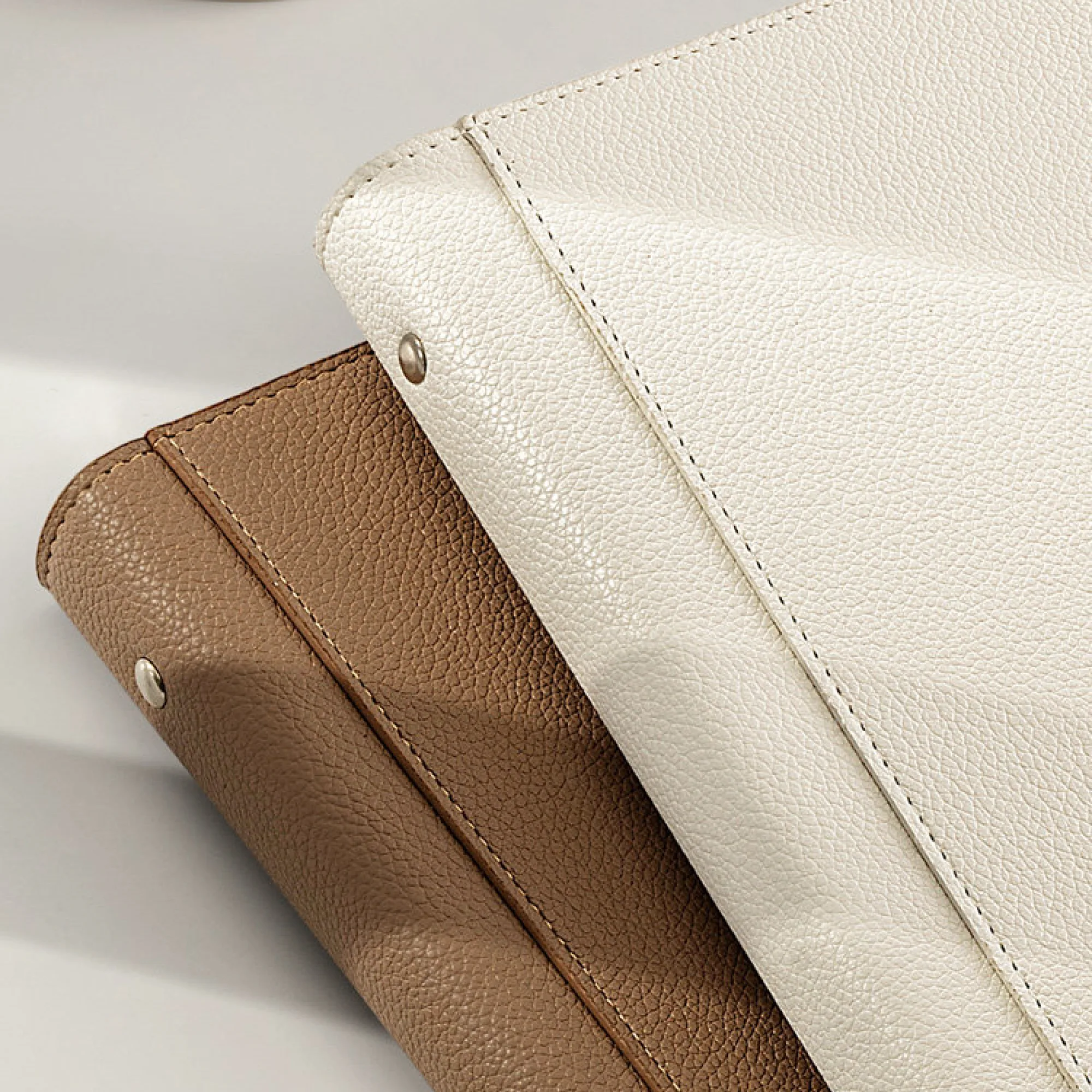 B5 Loose-Leaf Notebook with Lychee Grain Soft Leather Cover thumbnail 4