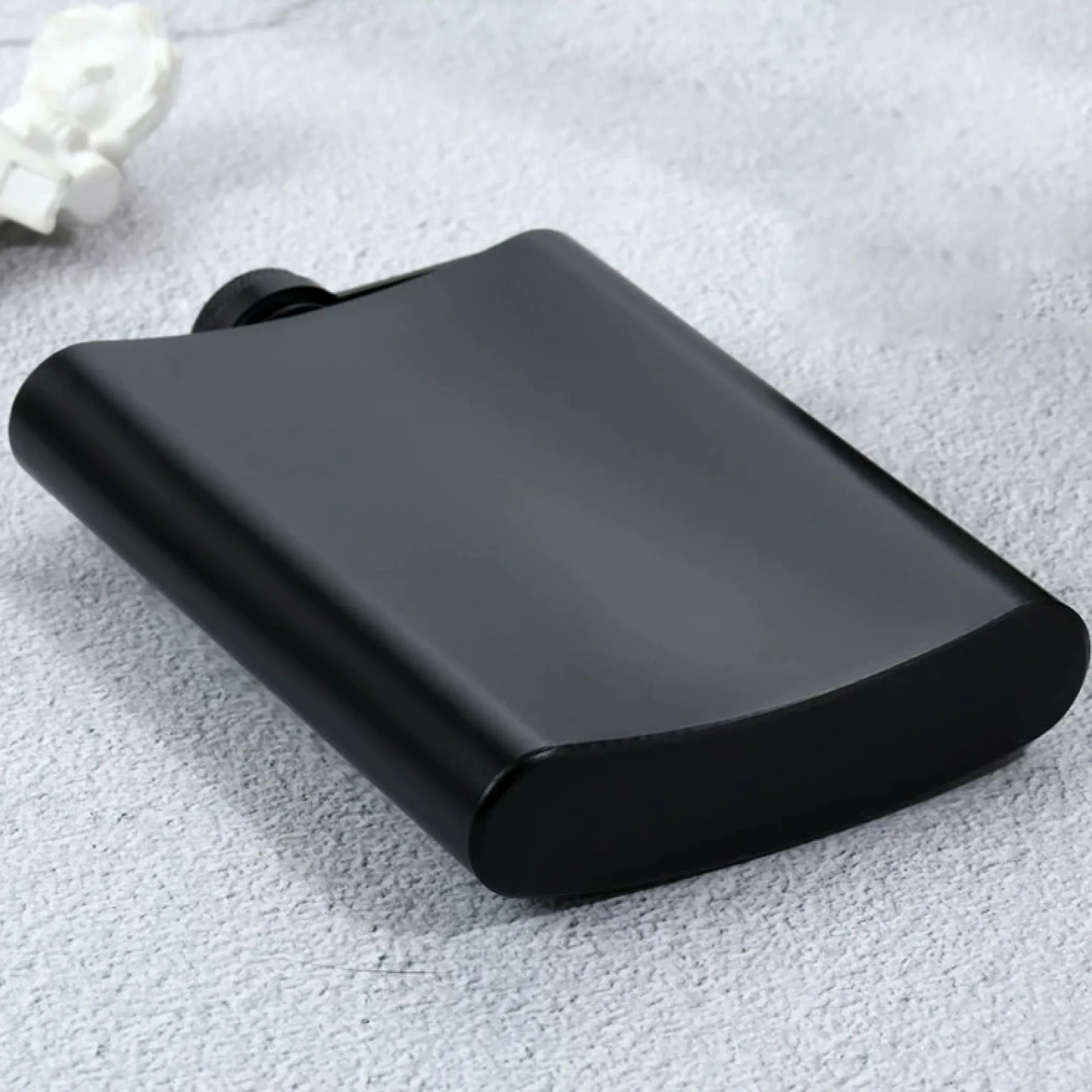 Stainless Steel Hip Flask with Skull Design thumbnail 2
