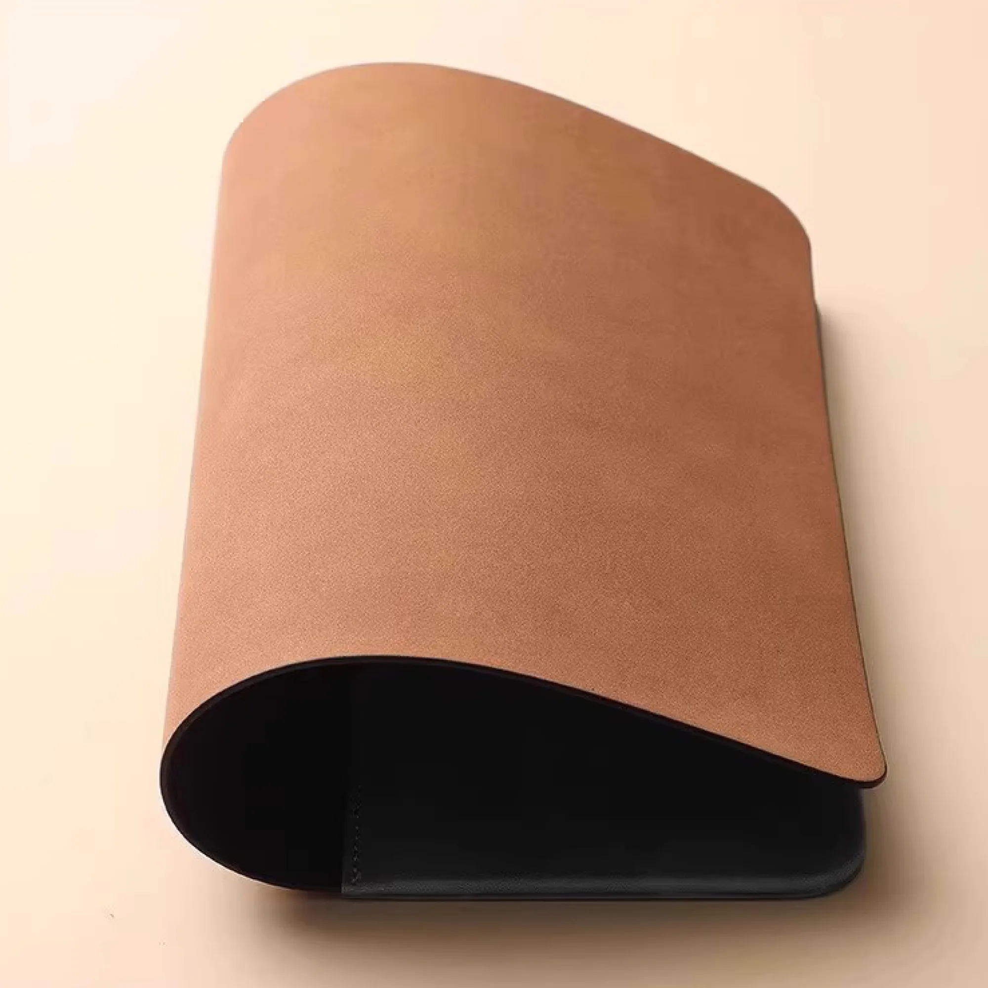 Wireless Charging Mouse Pad with 15W Fast Charging thumbnail 3