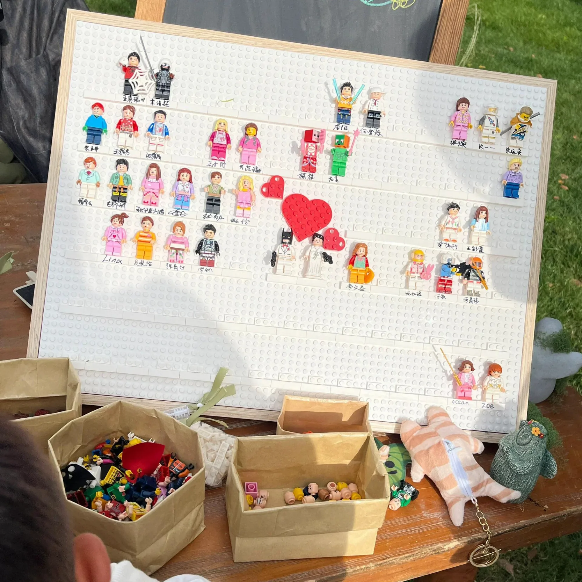 Display Box for Building Block Minifigures thumbnail 5