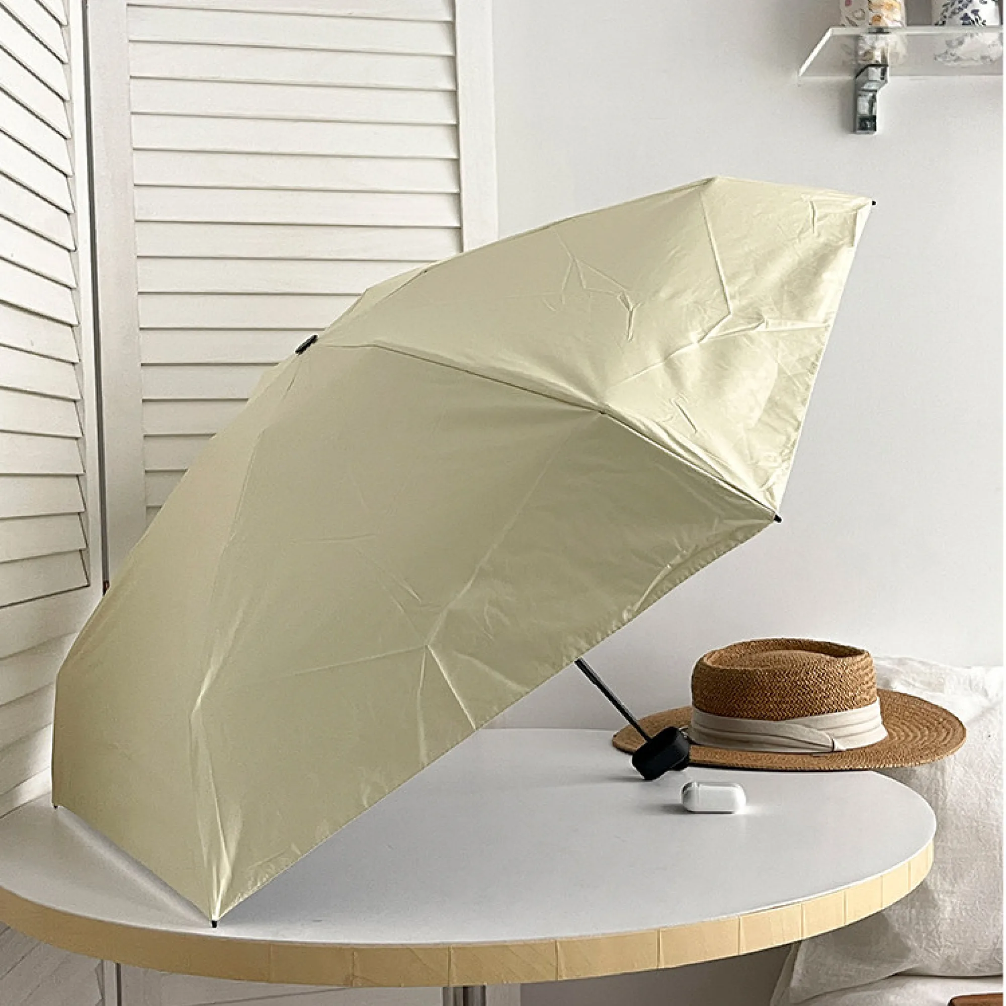 Card-Style Folding Sun Umbrella with UPF 50+ Protection