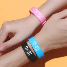 ZGO Vibration Alarm Wristband Watch with Digital Display, Models 660 and 663 thumbnail 2