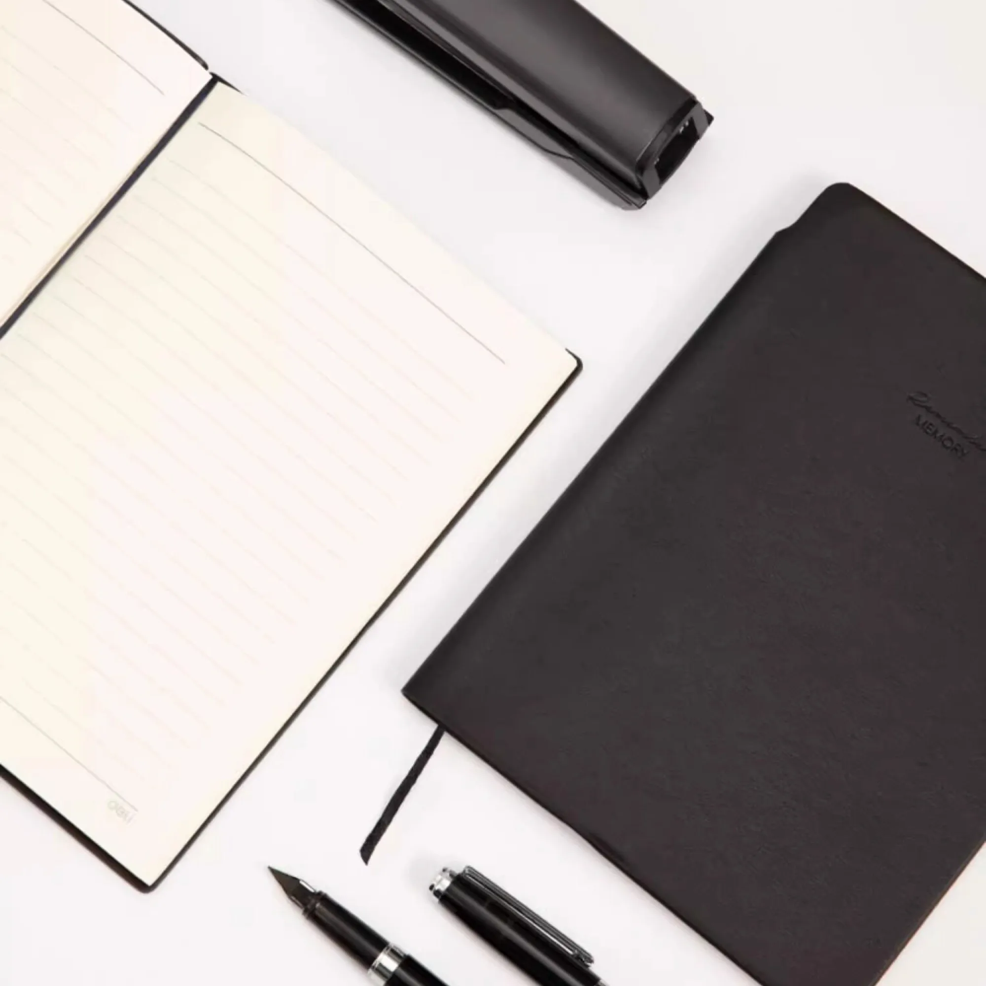 Deli 22215 A5/25K PU Faux Leather Notebook with Pen Loop and Elastic Strap thumbnail 4