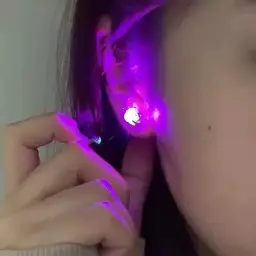 LED Light-Up Earrings with Gift Box thumbnail 3