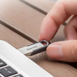 SanDisk USB Flash Drives with Multiple Capacities and Interfaces thumbnail 2