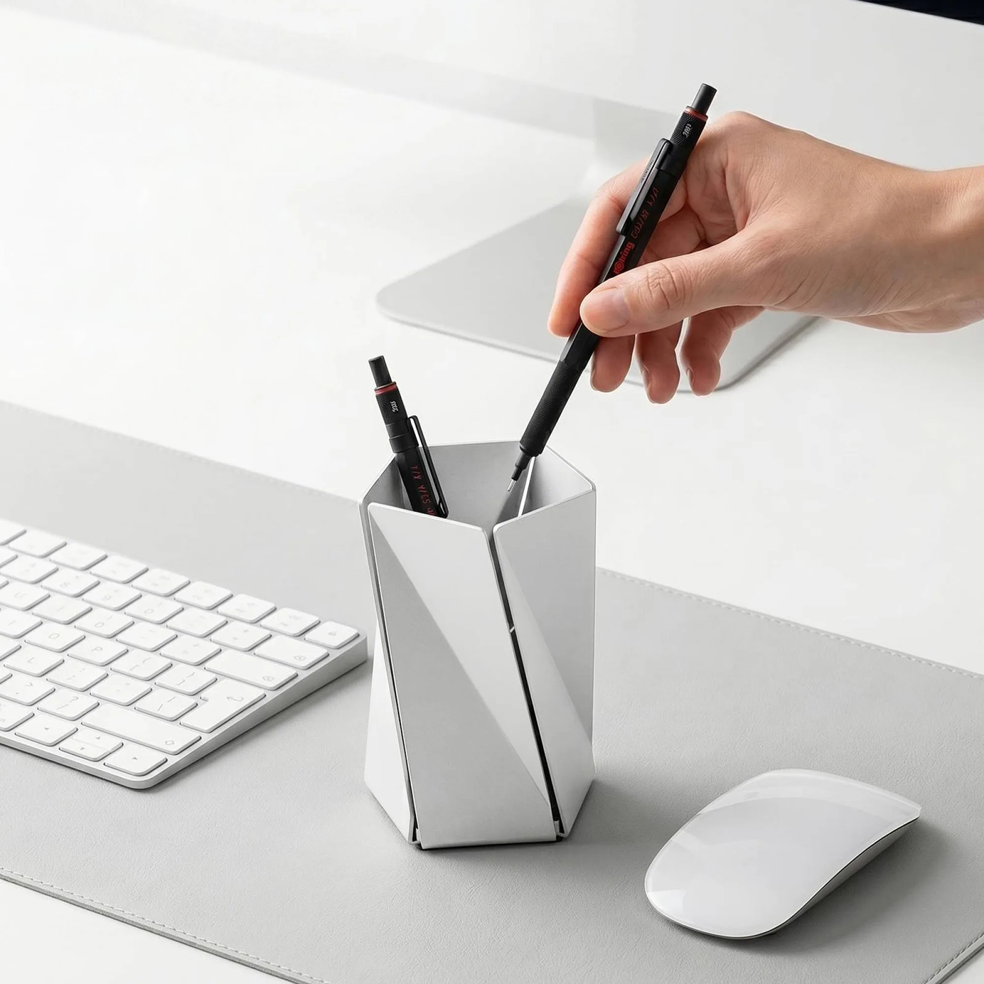 Aluminum Alloy Twisted Pen Holder