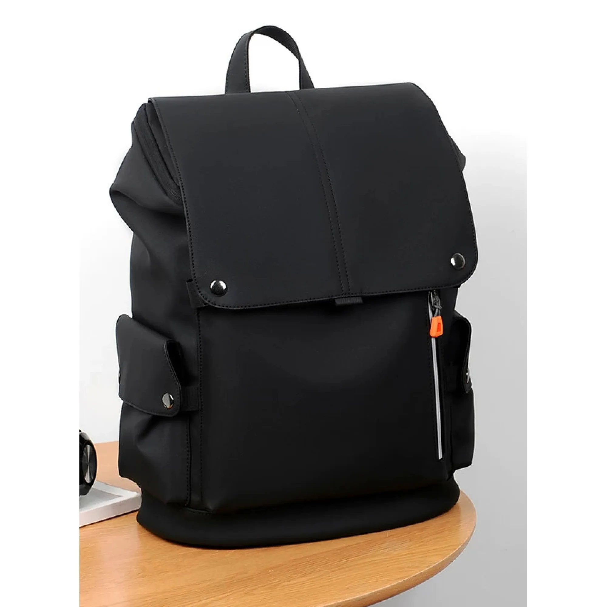 Large-Capacity Backpack with Laptop Compartment thumbnail 6