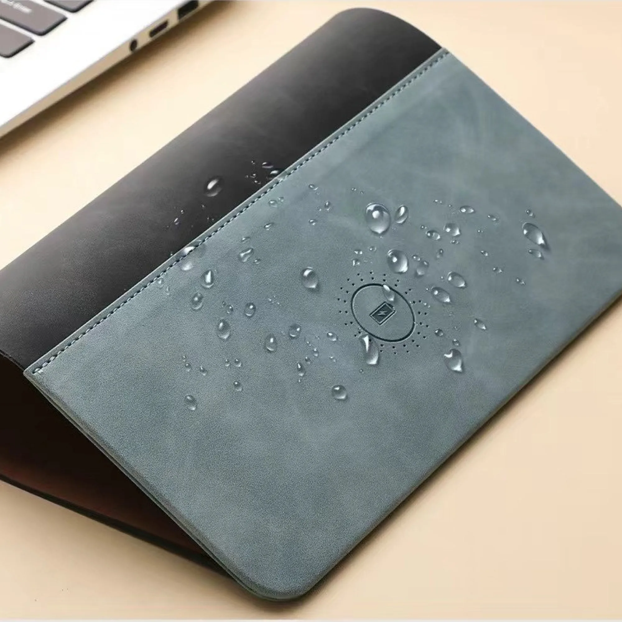 Wireless Charging Mouse Pad with 15W PD Output thumbnail 3