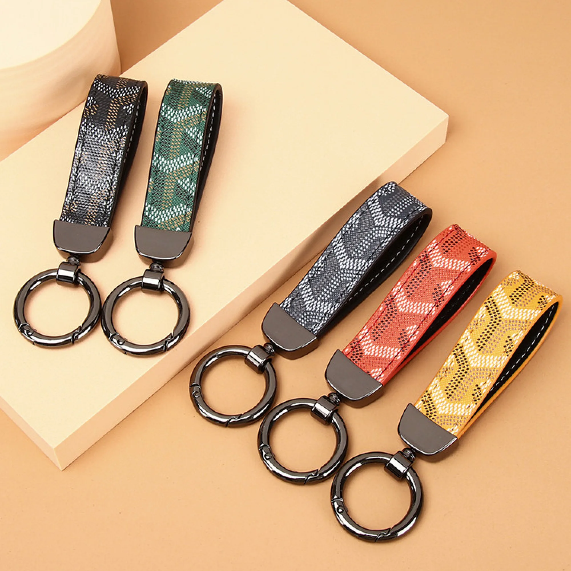 Car Keychain with Patterned Strap and Alloy Buckle