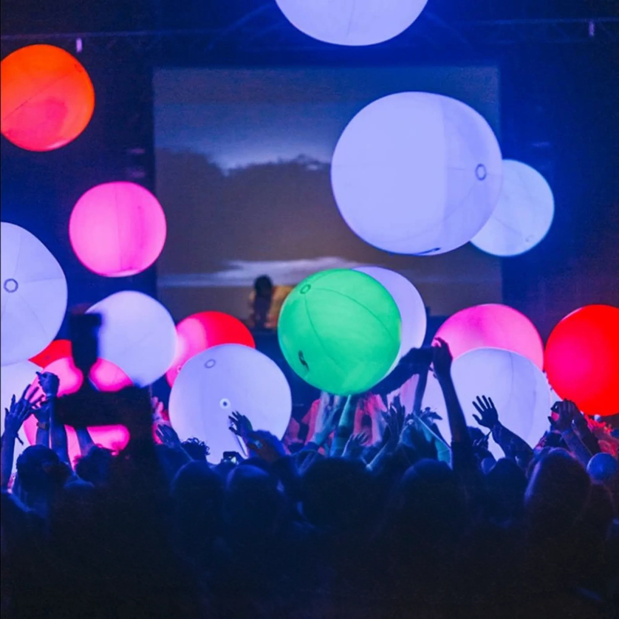 Inflatable LED Light Ball with Remote Control and Multiple Sizes thumbnail 4