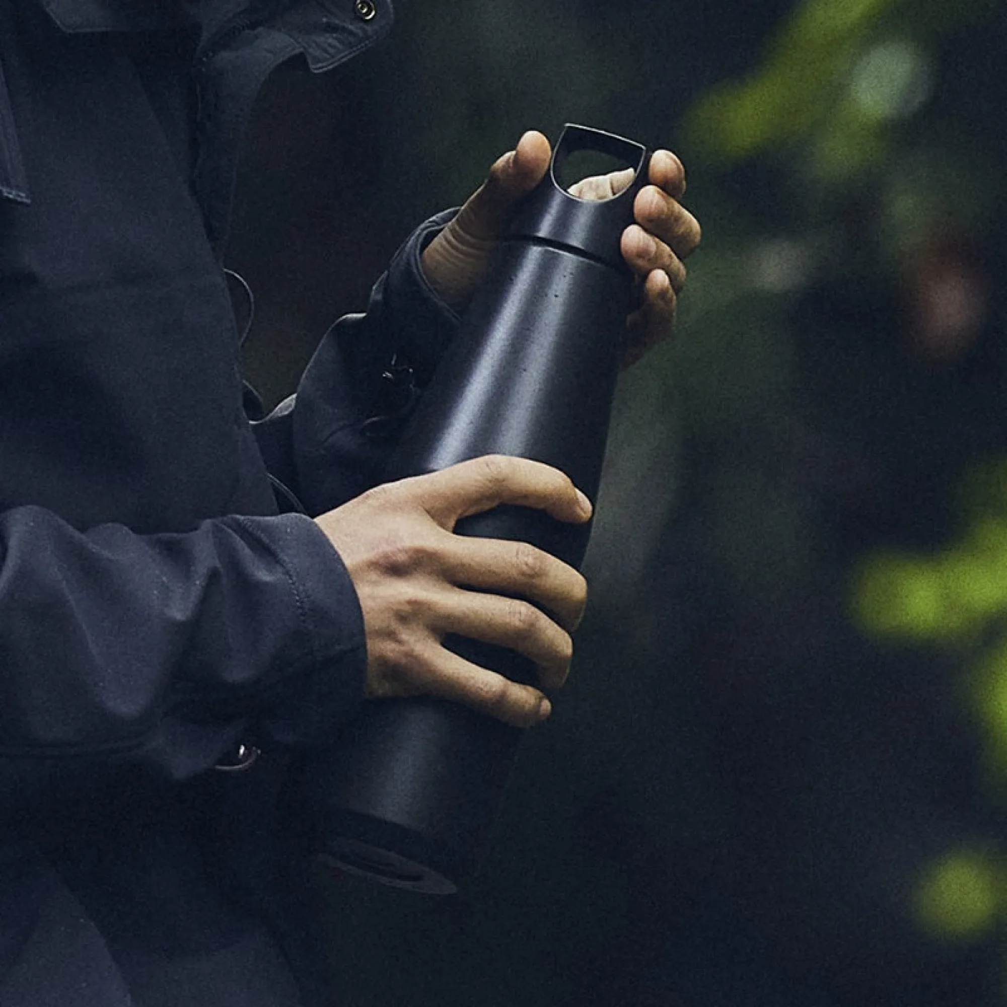 KINTO TRAIL Insulated Bottle with Handle thumbnail 4