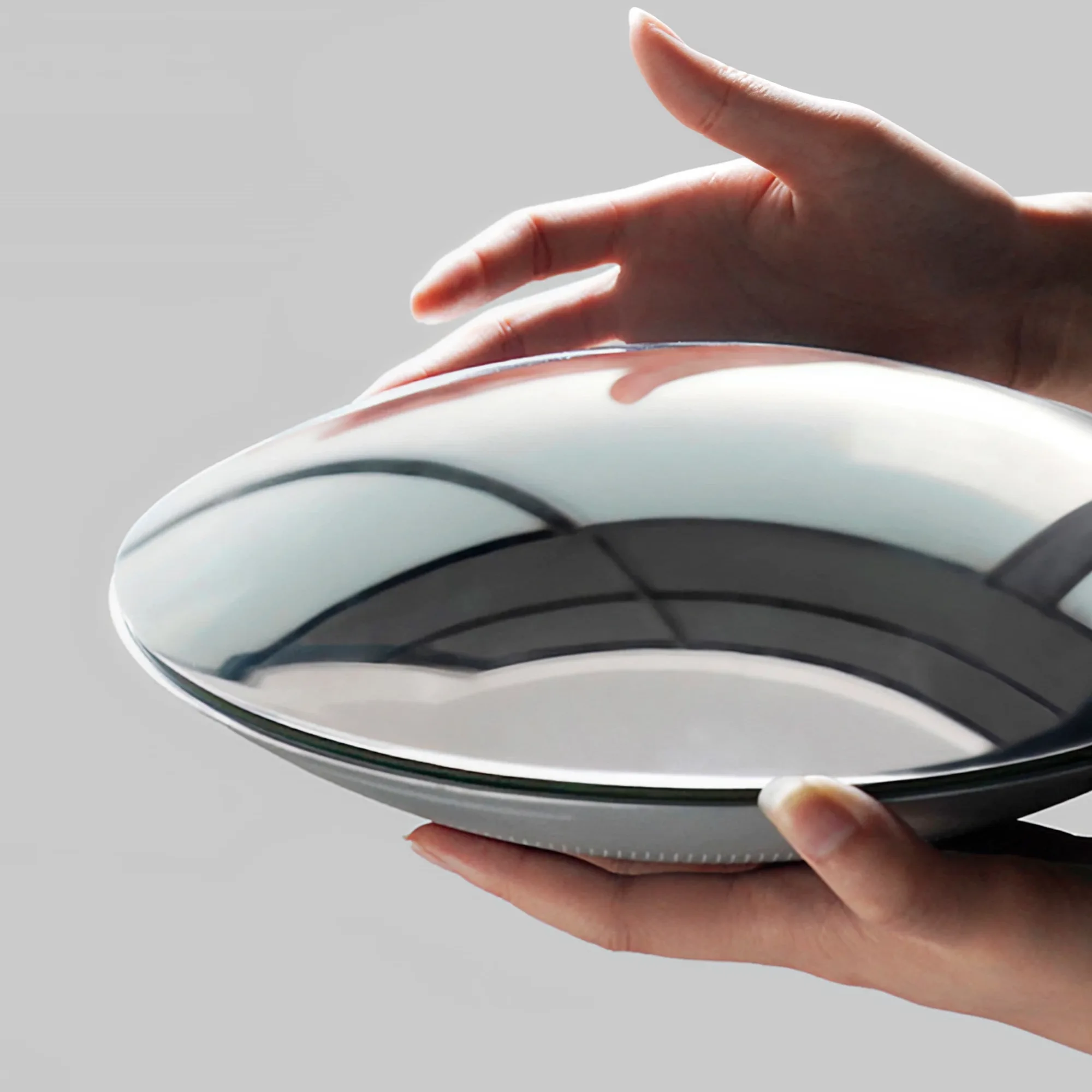 UFO Bluetooth Speaker with Aroma Diffuser thumbnail 4