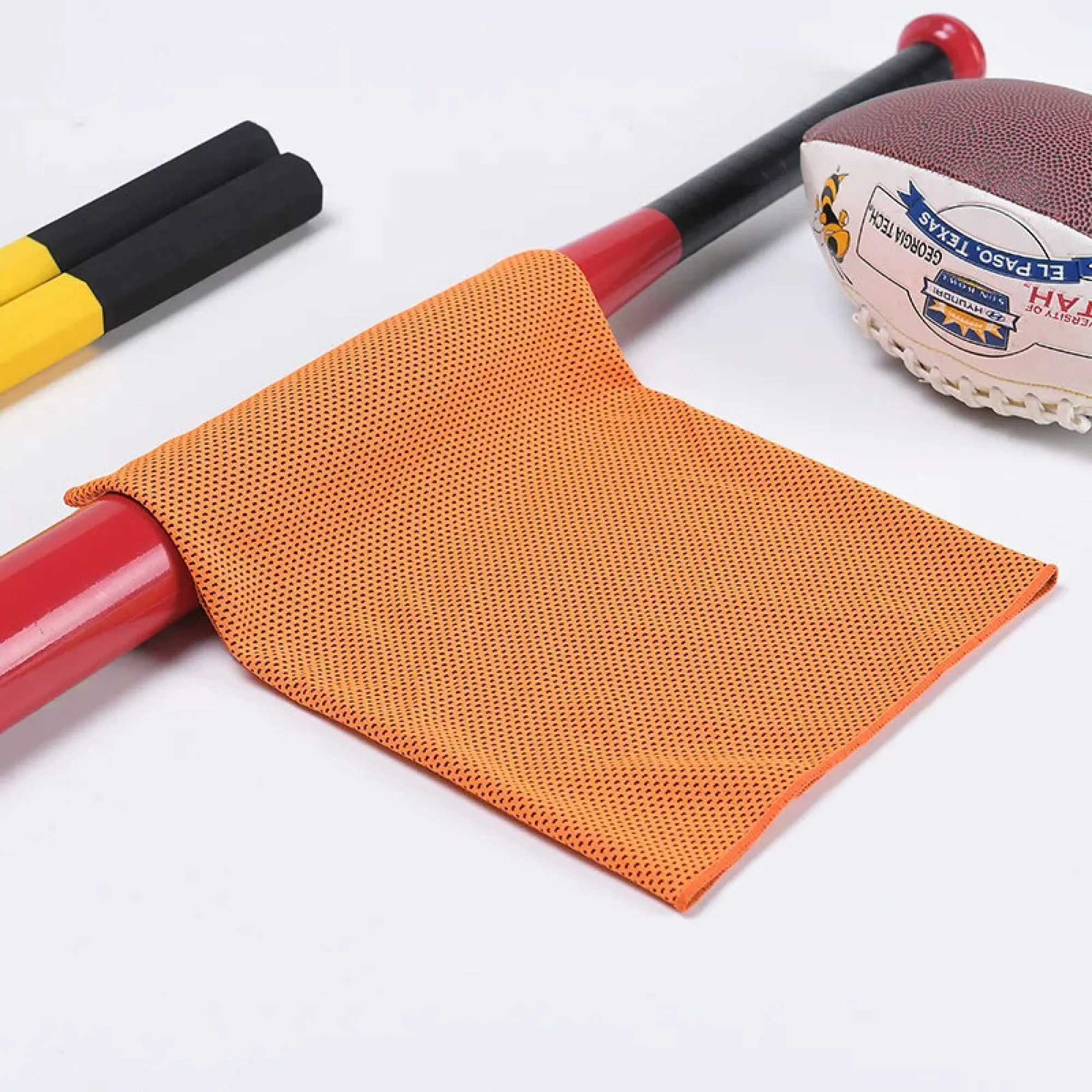 Cooling Sports Towel with Optional Silicone Storage Case thumbnail 4