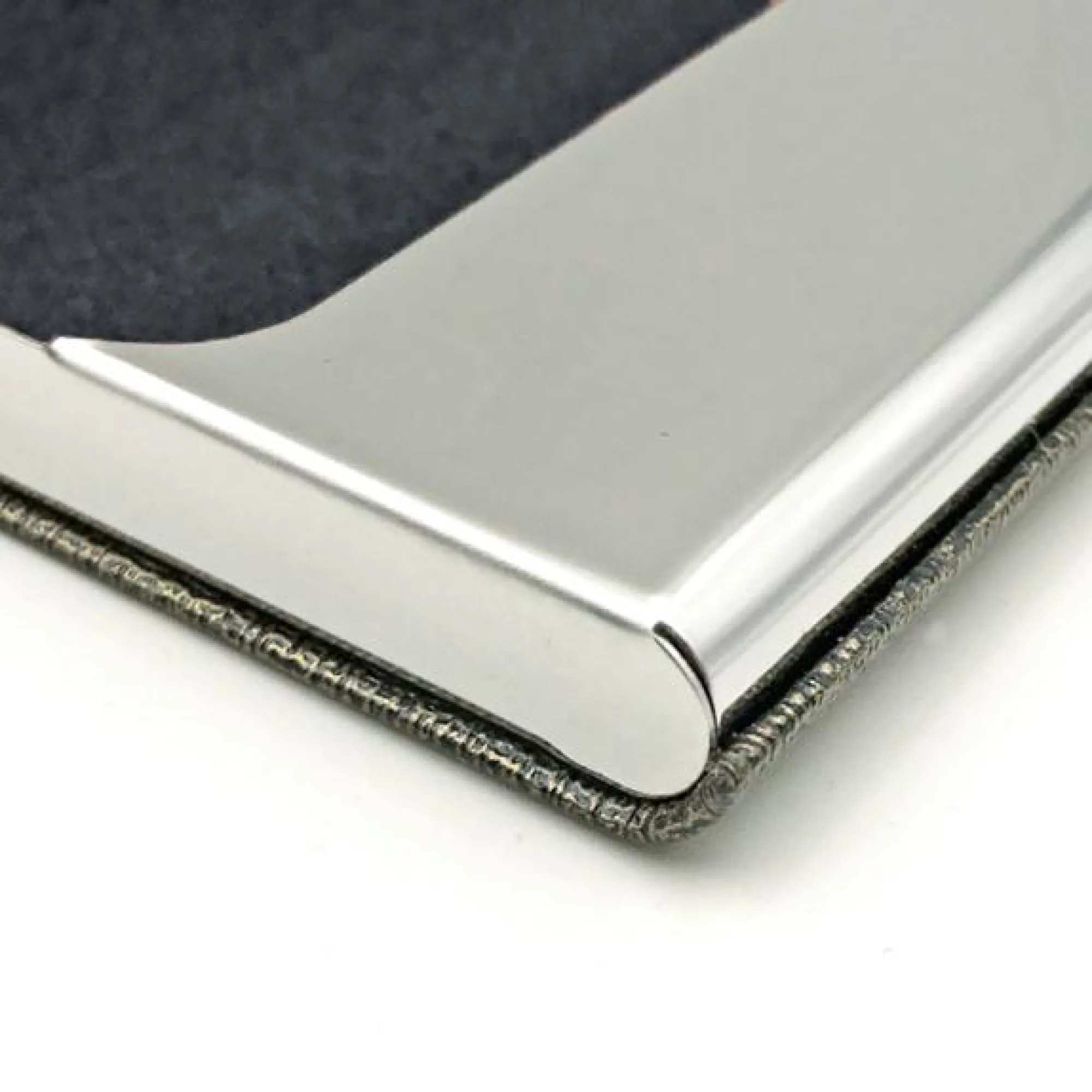 Large-Capacity Magnetic Flip Metal Business Card Holder thumbnail 3
