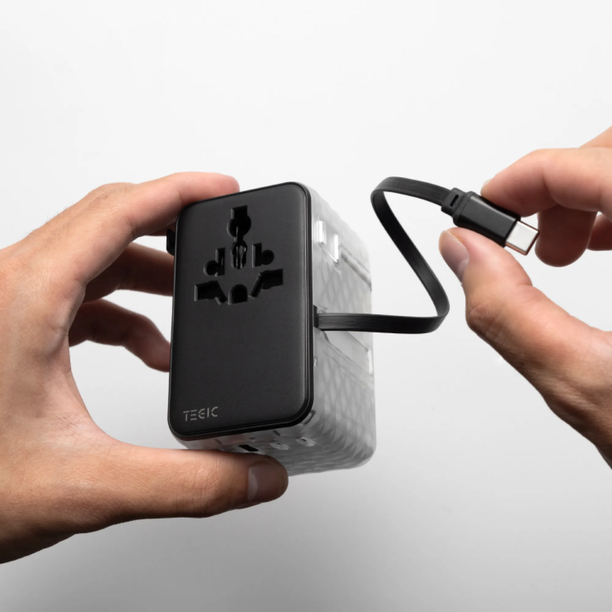 TEGIC 70W Universal Travel Adapter with Retractable Cable thumbnail 3