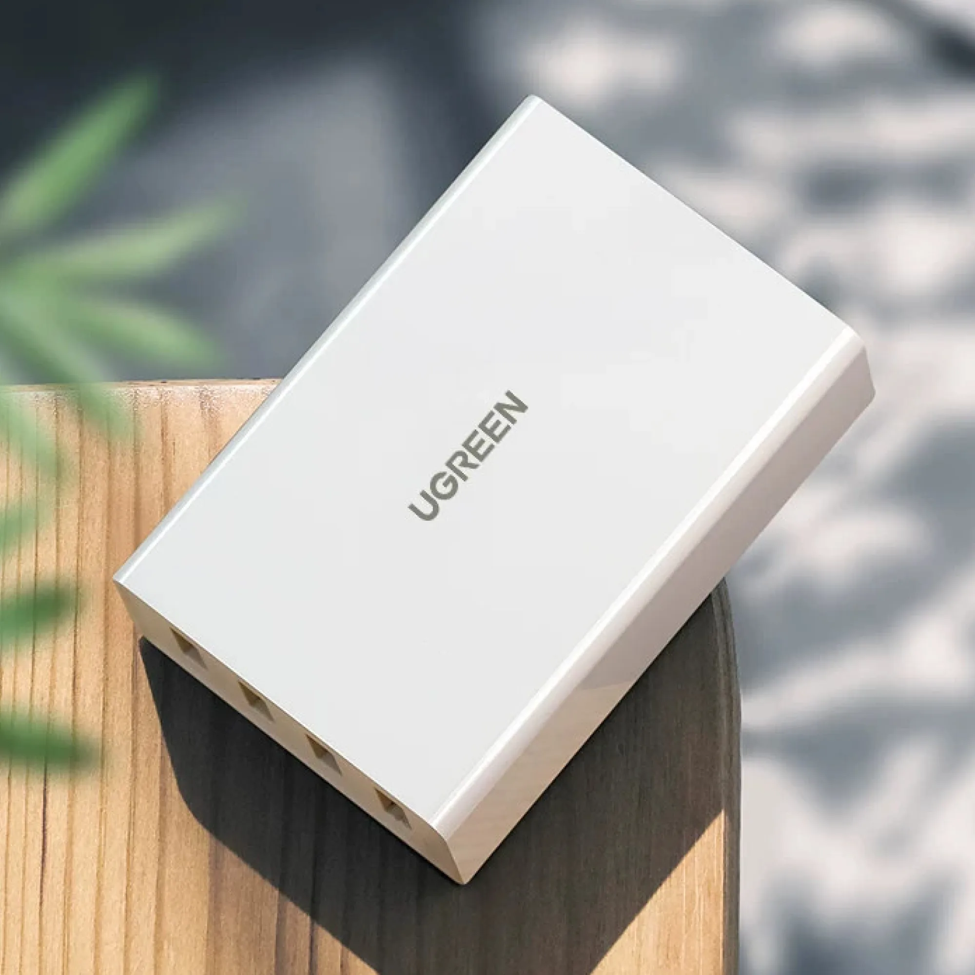 UGREEN CD102 4-Port USB-A Smart Charger thumbnail 3