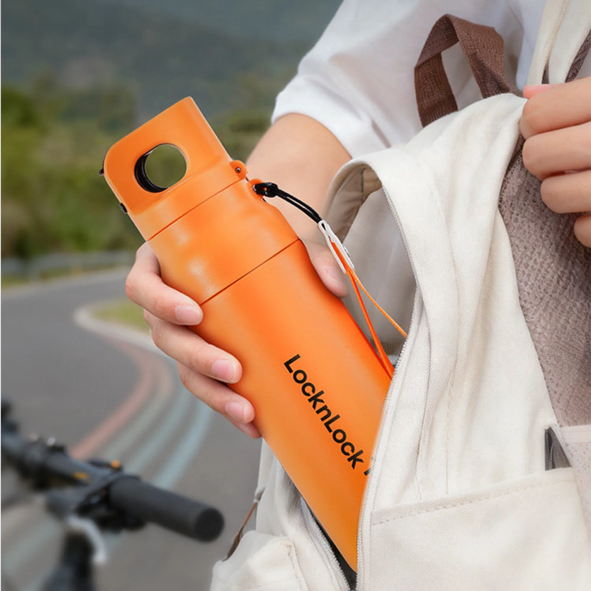 LocknLock 610ml Stainless Steel Insulated Tumbler with Dual-Drink Lid thumbnail 3