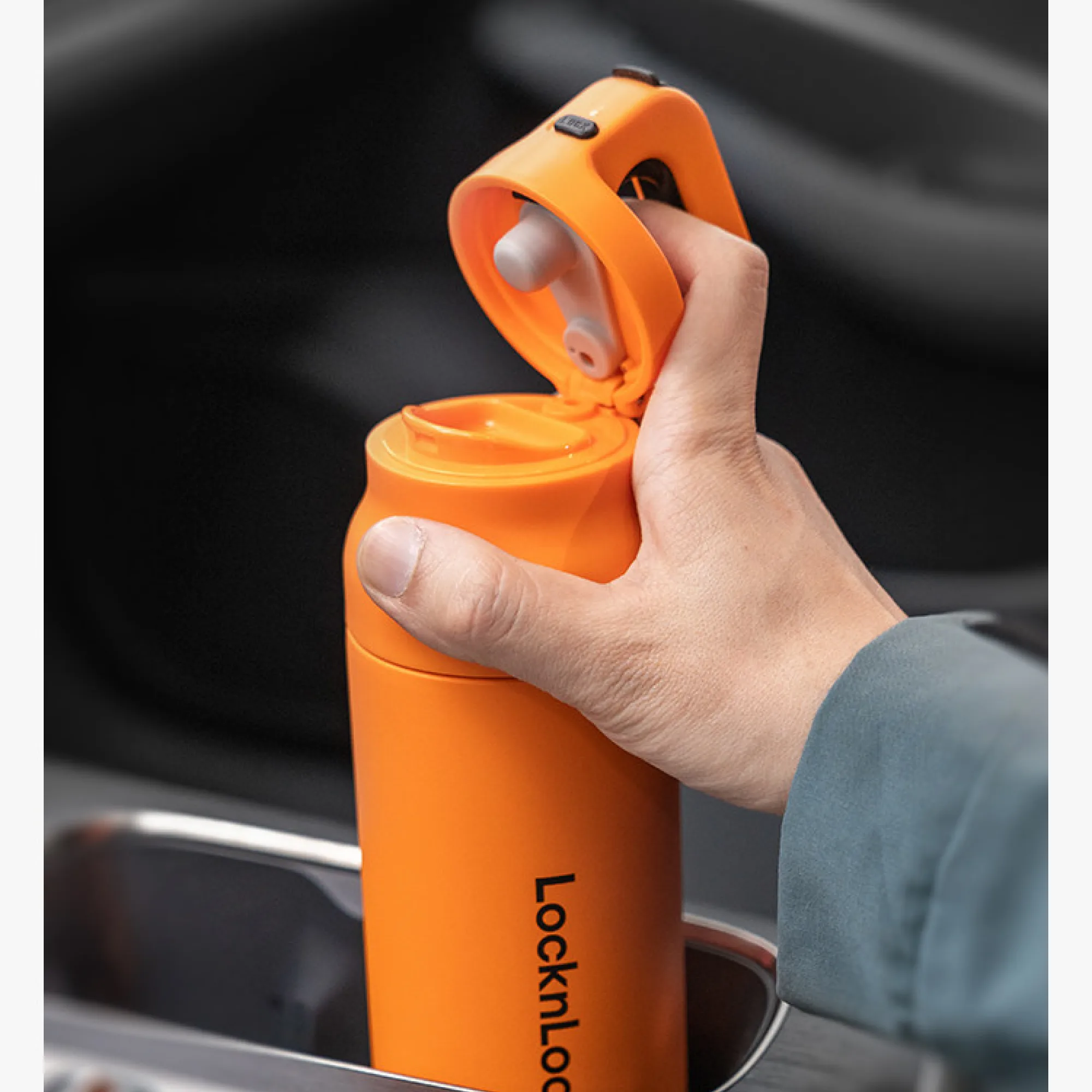 LocknLock 610ml Stainless Steel Insulated Tumbler with Dual-Drink Lid thumbnail 2