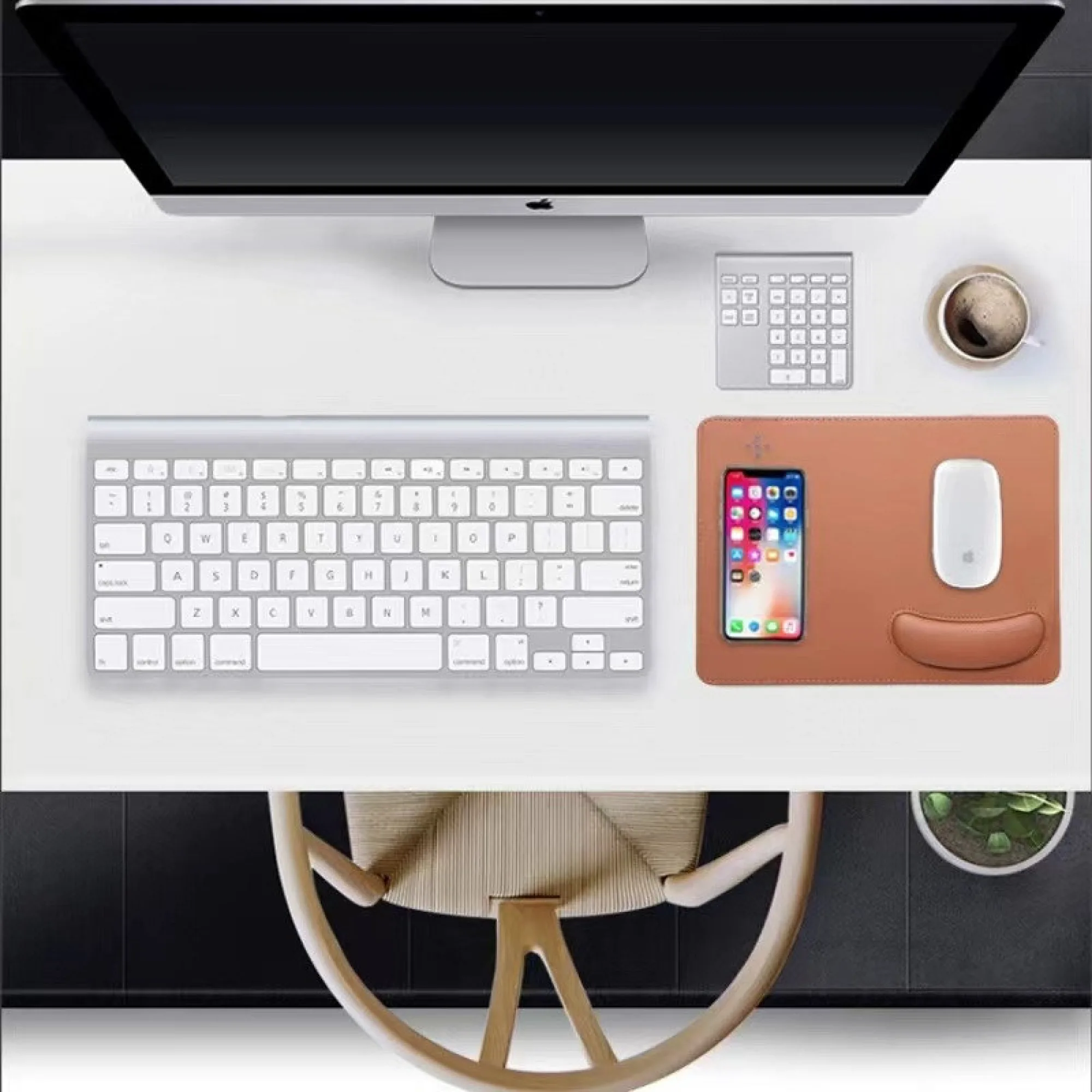 15W Wireless Charging Mouse Pad with Wrist Rest thumbnail 4