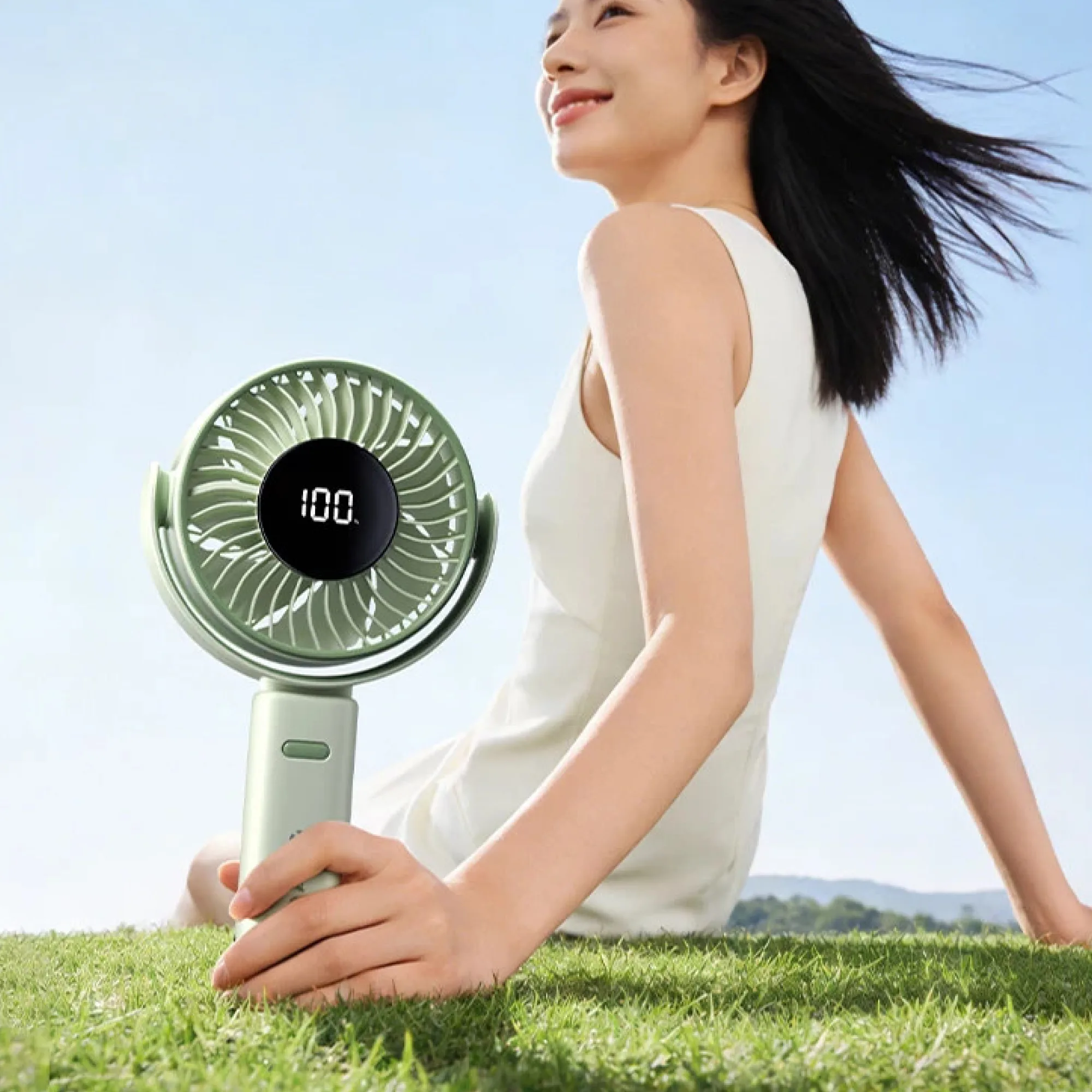 Airmate FREE8 Handheld Foldable Wall-Mounted USB Rechargeable Fan