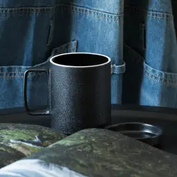Black Frosted Ceramic Mug with Lid thumbnail 3