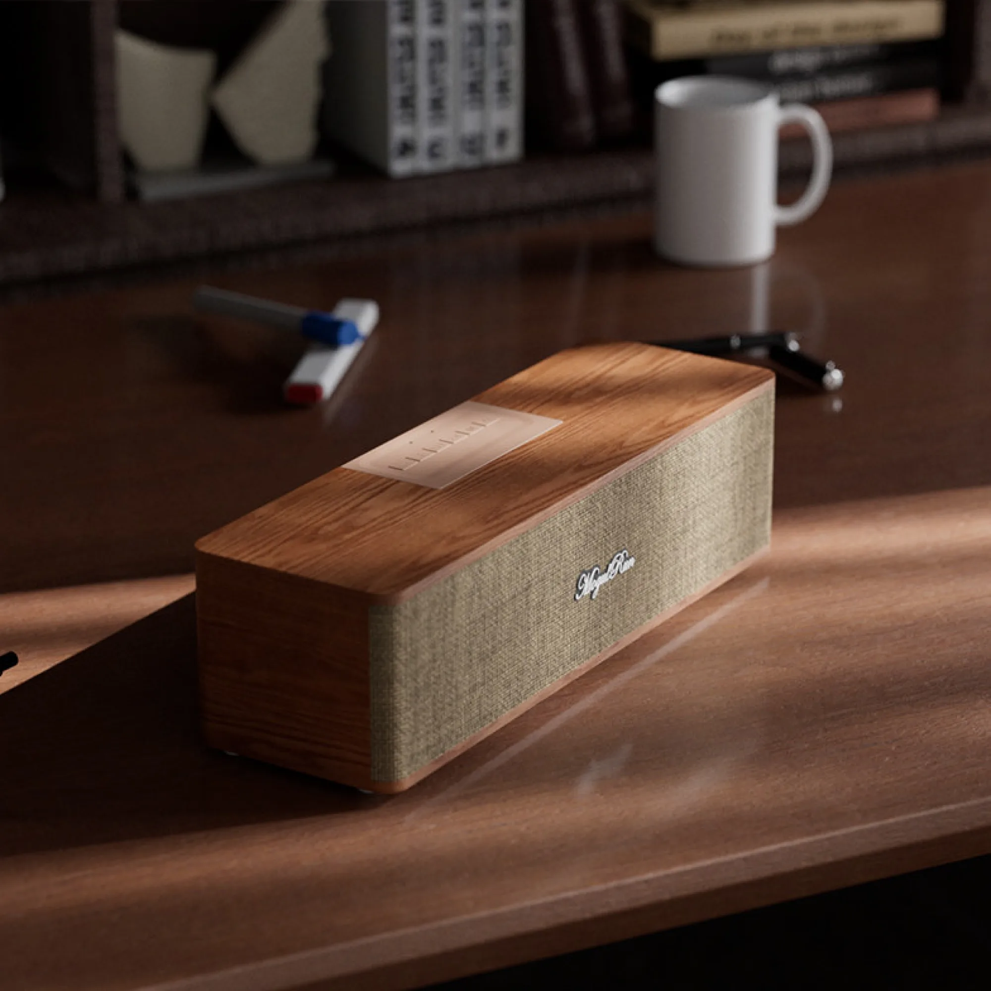 MogulRun 206L Retro Wooden Desktop Bluetooth Speaker thumbnail 4