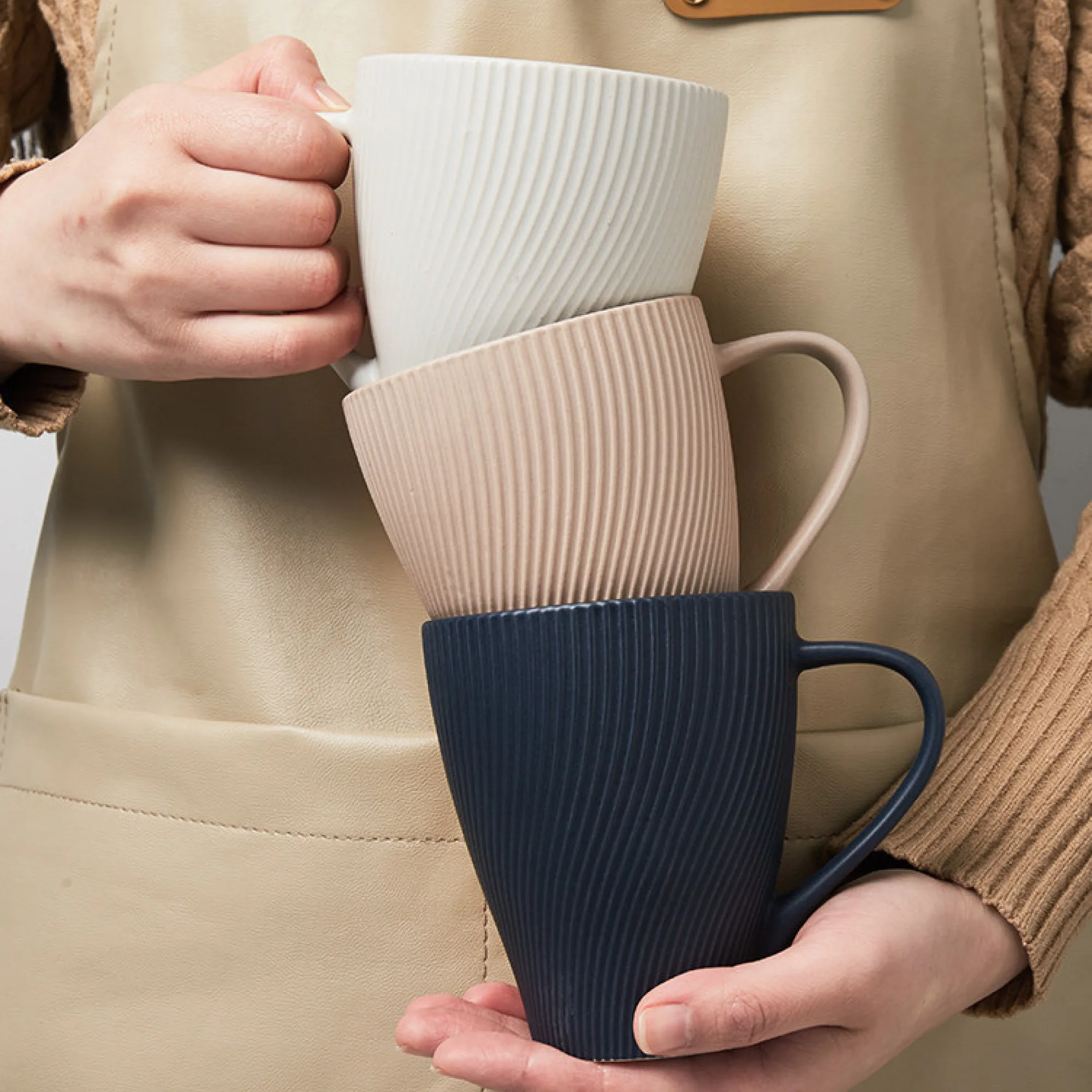 Ceramic Mug with Colored Glaze and Solid Color Finish