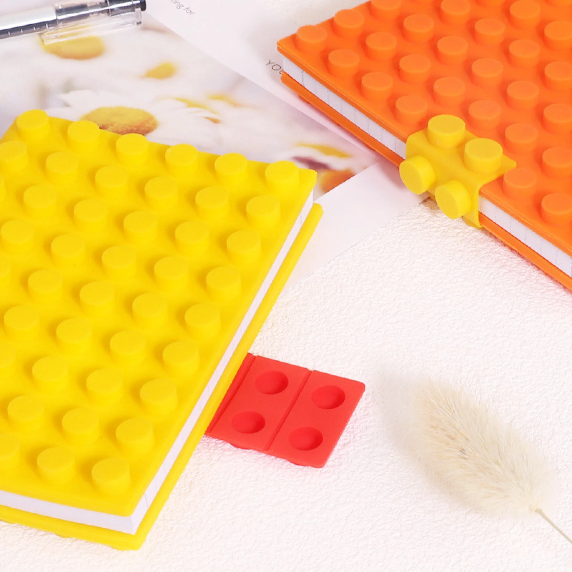Silicone-Covered A6 Loose-Leaf Notebook with Dot or Step Pattern thumbnail 4