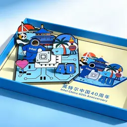 Circuit Board Motif Badge Gift Set in Blue Rigid Box thumbnail 4