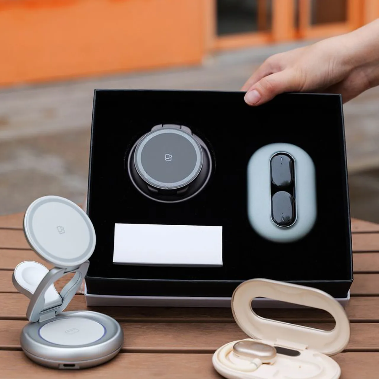 Wireless Charging Phone Stand And Desktop Power Professional Corporate Gift