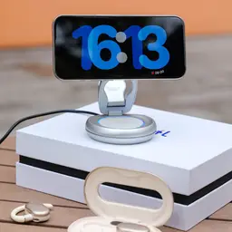 Wireless Charging Phone Stand And Desktop Power Professional Corporate Gift thumbnail 4