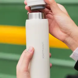 Ultimate Commuter Water Bottle Headphones And Travel Cushion Corporate Gift Suite thumbnail 5