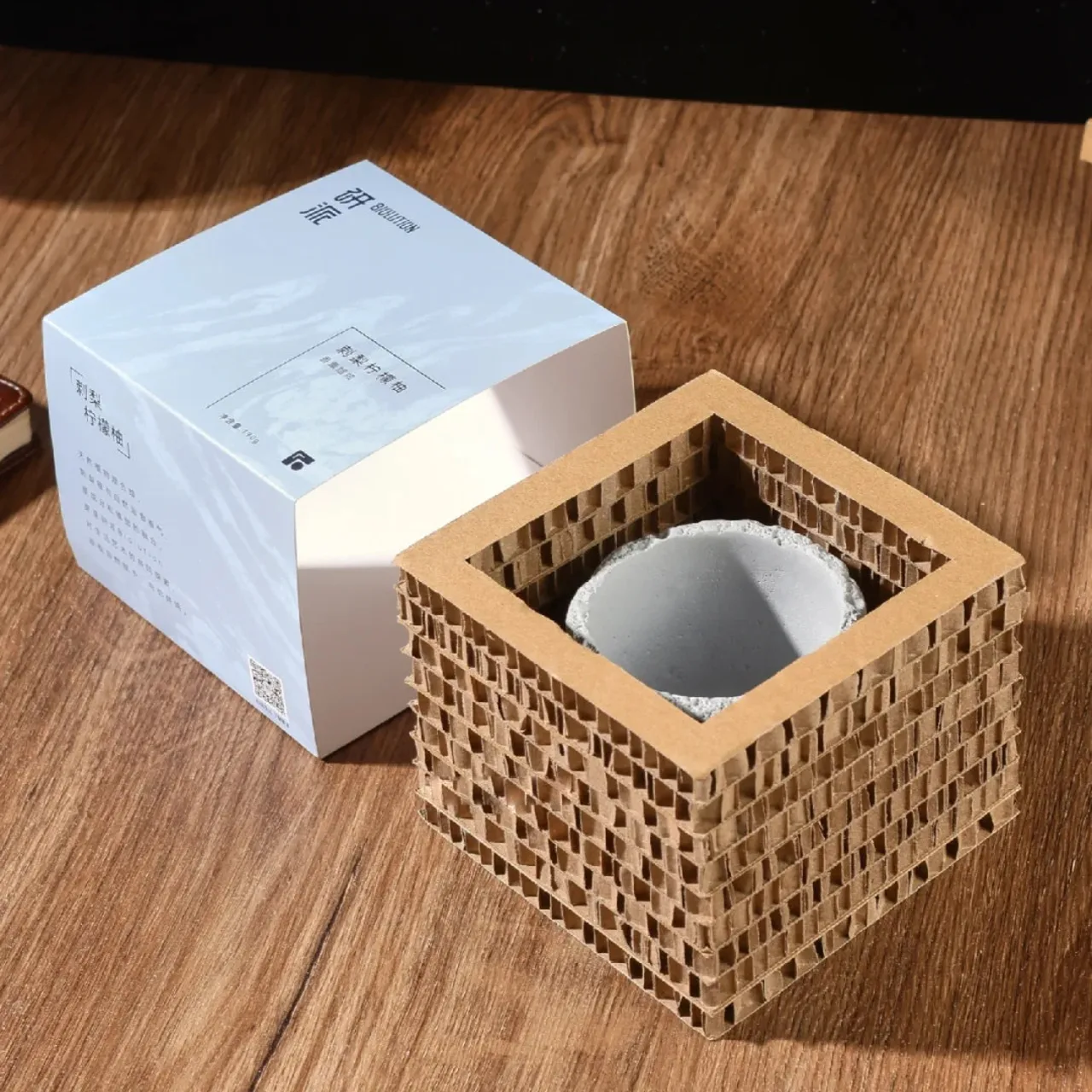 Ceramic Aromatherapy Candle in Honeycomb Paperboard Gift Box