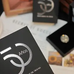 Metal Badge Gift Set in Rigid Box with Window thumbnail 4