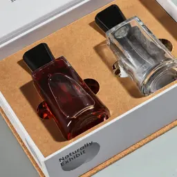 Two-Bottle Glass Gift Set in Cork Rigid Box thumbnail 3