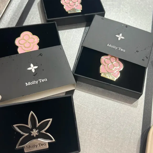 Metal Enamel Badge Gift Set in Black and Gray Rigid Boxes